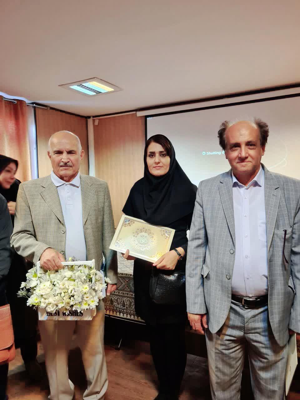  #برگزاری موفقیت آمیز سری نشست‌های انجمن‌ علمی مدیریت آموزشی ایران# نشست تخصصی هوش‌مصنوعی و خردمندی#انجمن علمی مدیریت آموزشی ایران با همکاری دانشگاه آزاد اسلامی واحد هنرهای اسلامی-ایرانی استاد فرشچیان #و حمایت علمی و معنوی مدرسه هدایت#در تاریخ ۲۰  تیرماه سال ۱۴۰۳#▪︎جناب آقای دکتر فرهاد شفيع‌پور مطلق دانشیار و نائب رئیس انجمن علمی مدیریت آموزشی ▪︎سرکار خانم مروارید خنجرخانی رئیس روابط‌عمومی و سایت انجمن علمی مدیریت آموزشی ایران دریافت لوح تقدیر به پاس برگزاری موفقیت آمیز، نشست تخصصی هوش‌مصنوعی و خردمندی، از سوی بنیانگذار و رئیس انجمن علمی مدیریت آموزشی ایران جناب آقای دکتر محمدرضا بهرنگی مروارید خنجرخانی رئیس روابط‌عمومی و سایت انجمن علمی مدیریت آموزشی ایران www.ieaa.irIeaa_ir@